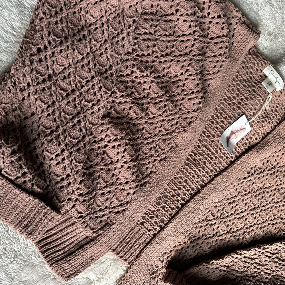 Jessica Simpson sweater